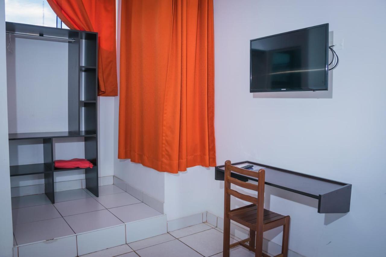 Hostal "Centrika" Tarapoto Eksteriør billede