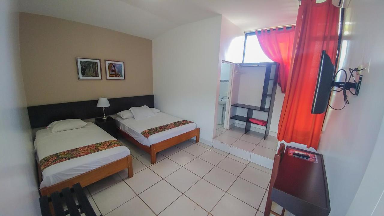 Hostal "Centrika" Tarapoto Eksteriør billede