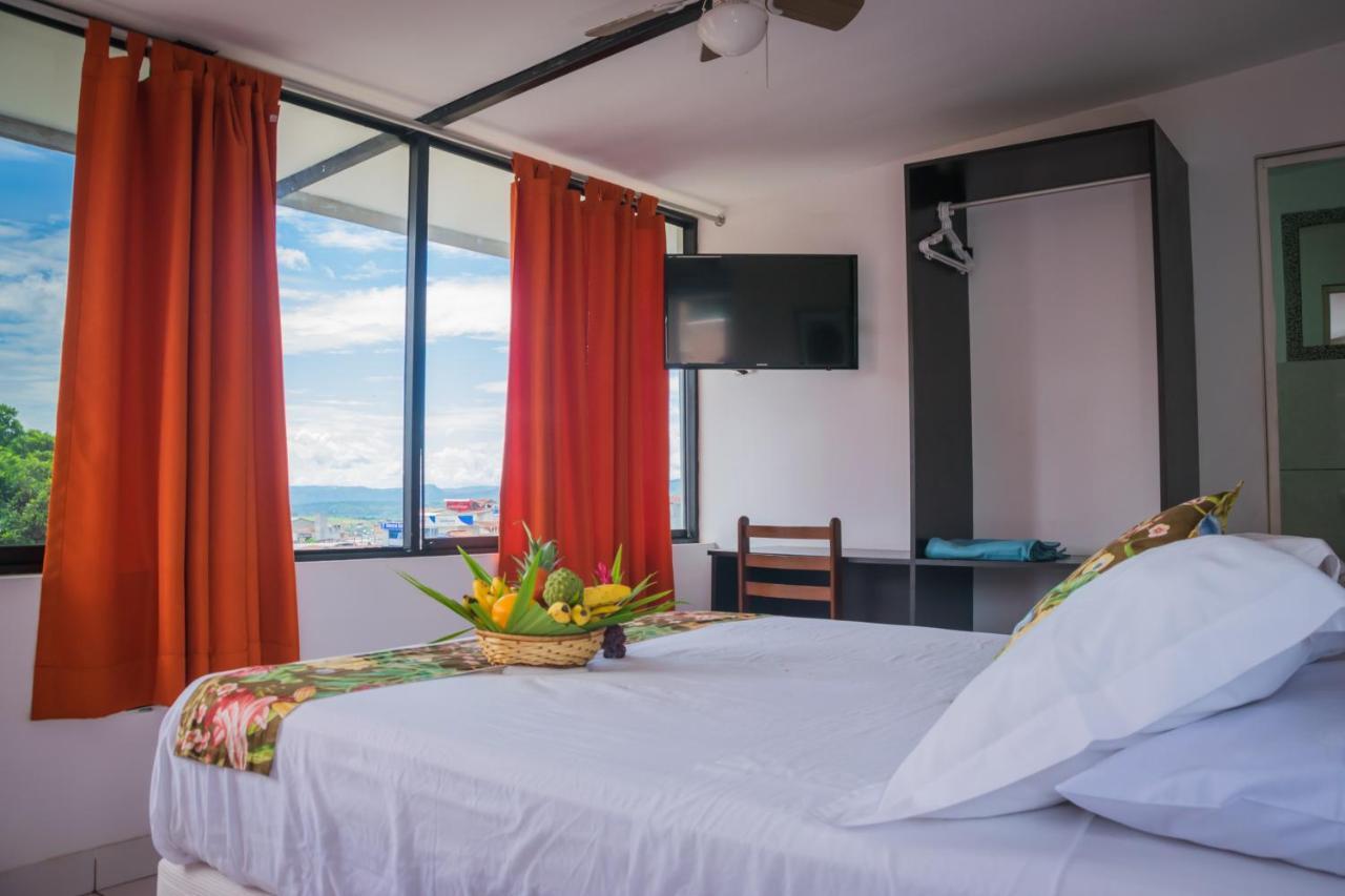 Hostal "Centrika" Tarapoto Eksteriør billede
