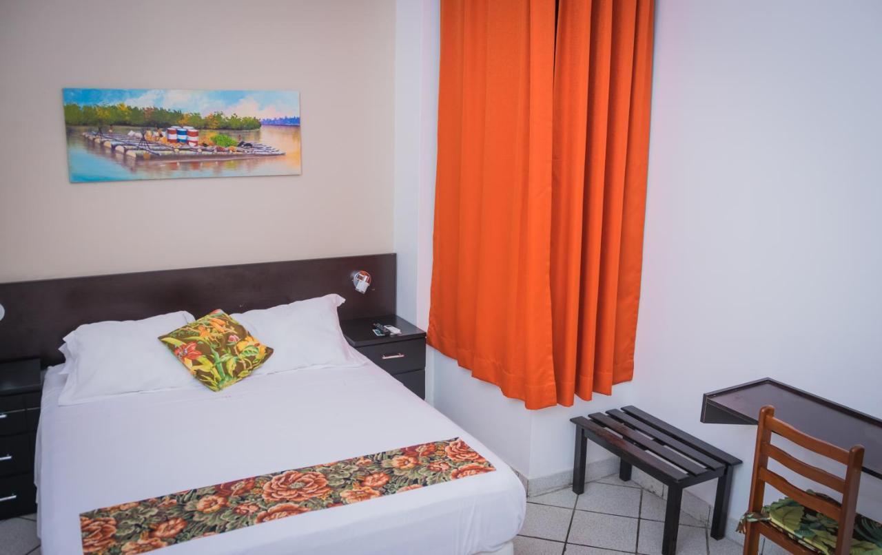 Hostal "Centrika" Tarapoto Eksteriør billede