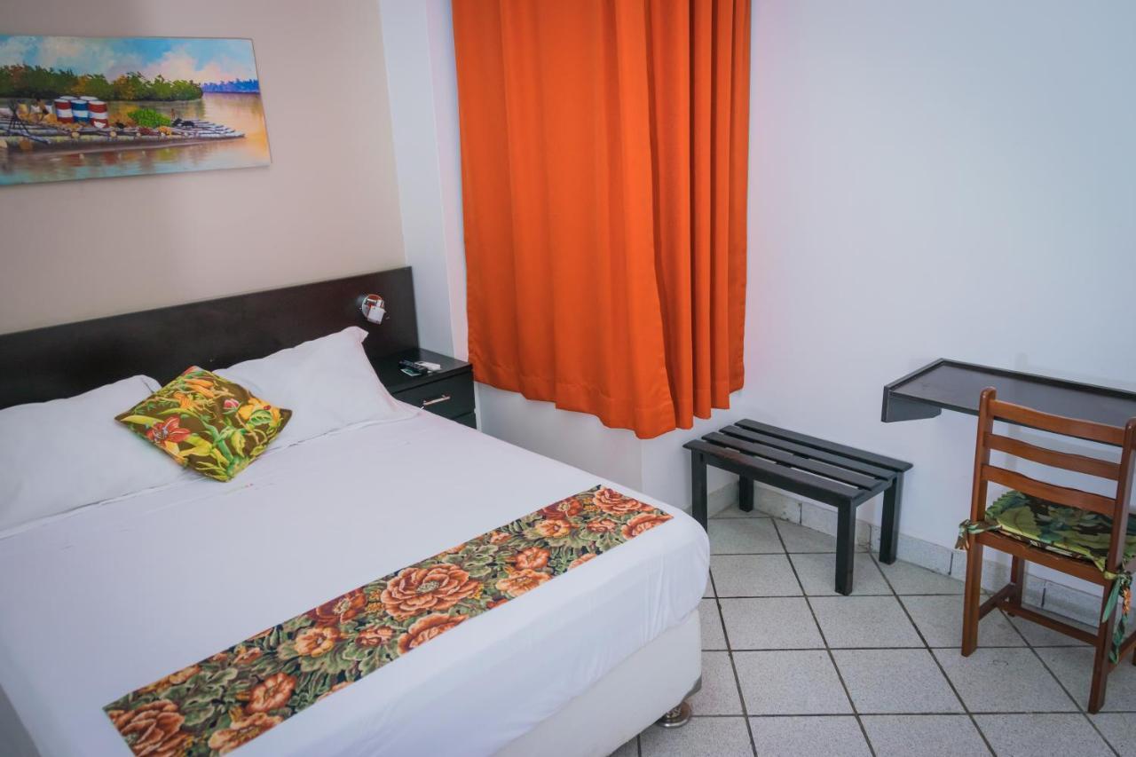 Hostal "Centrika" Tarapoto Eksteriør billede