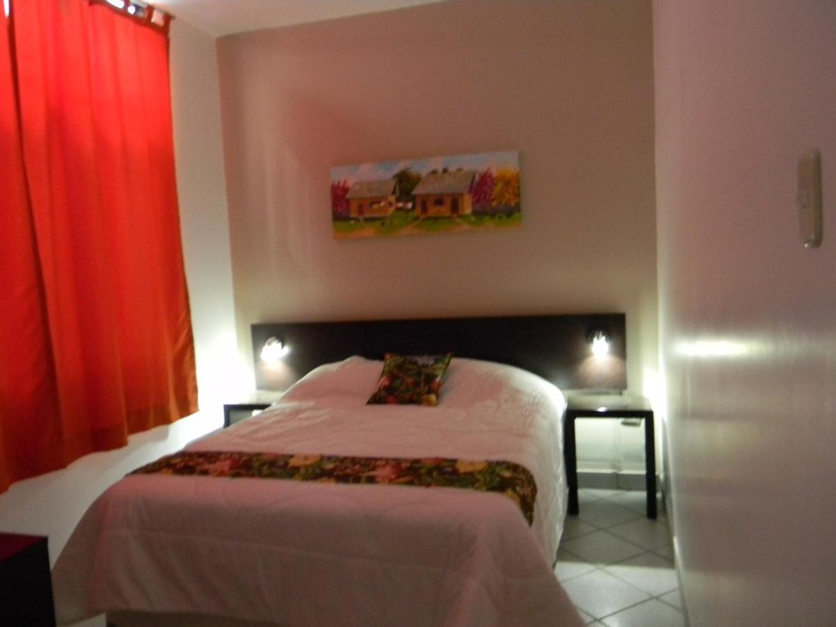 Hostal "Centrika" Tarapoto Eksteriør billede