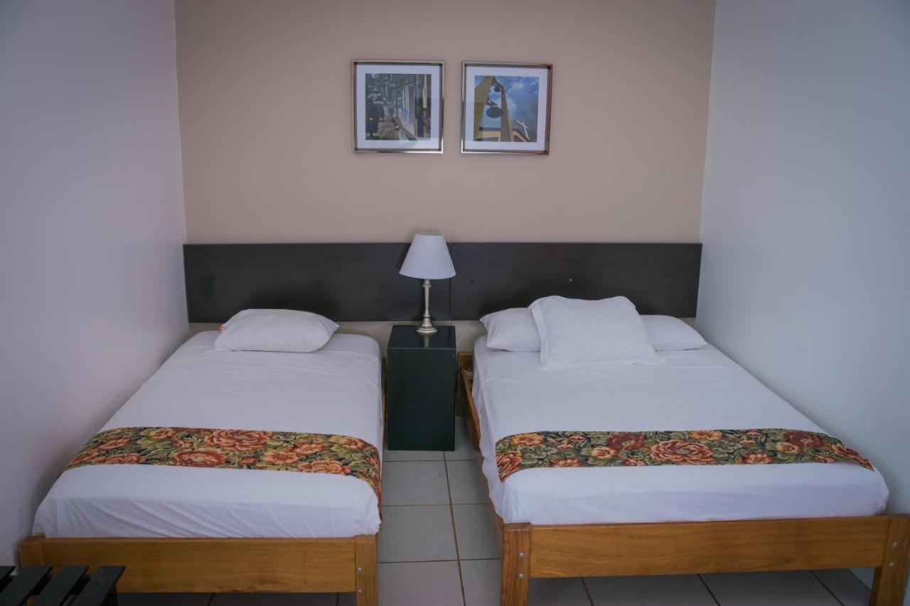 Hostal "Centrika" Tarapoto Eksteriør billede