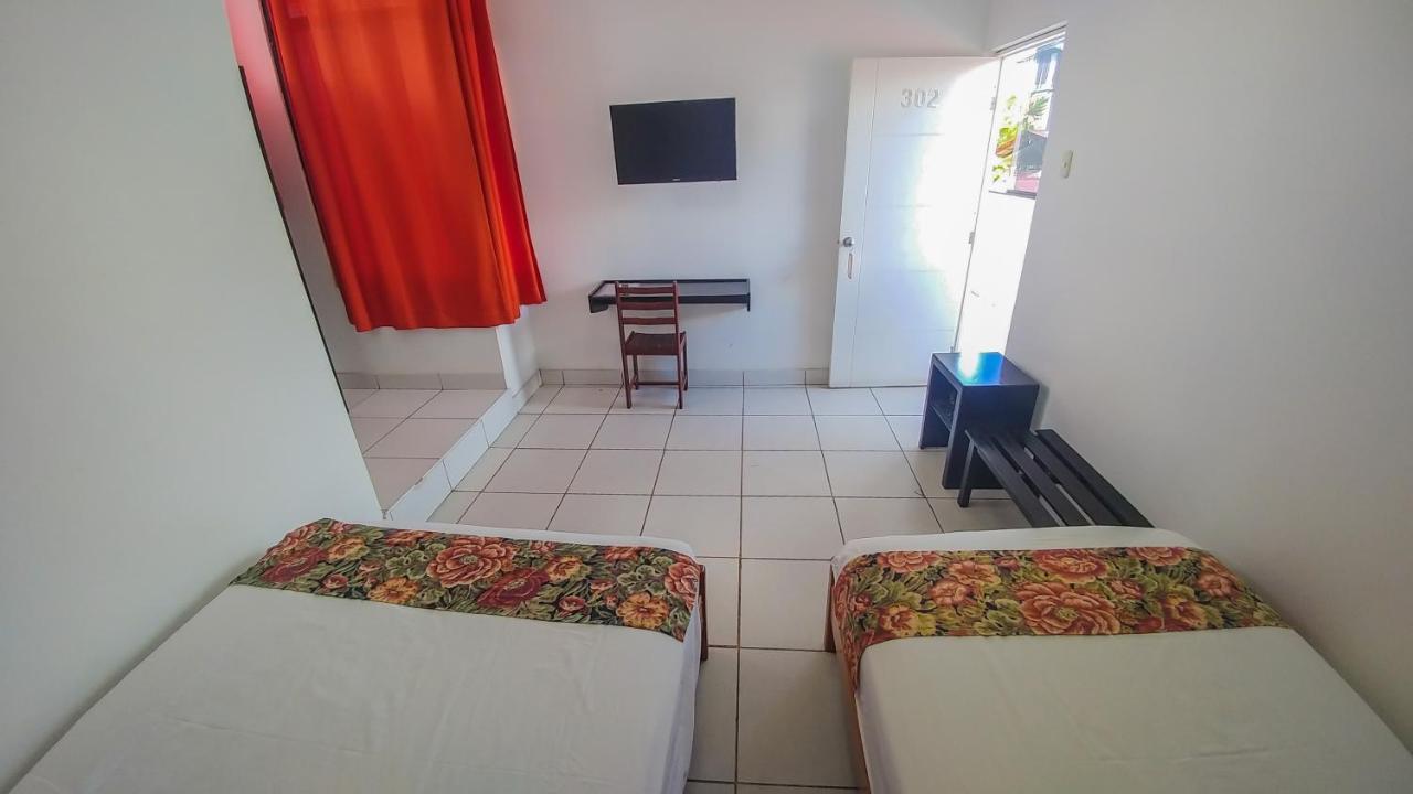 Hostal "Centrika" Tarapoto Eksteriør billede