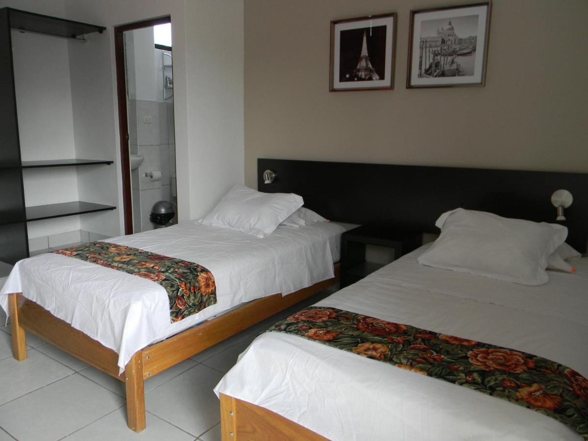 Hostal "Centrika" Tarapoto Eksteriør billede