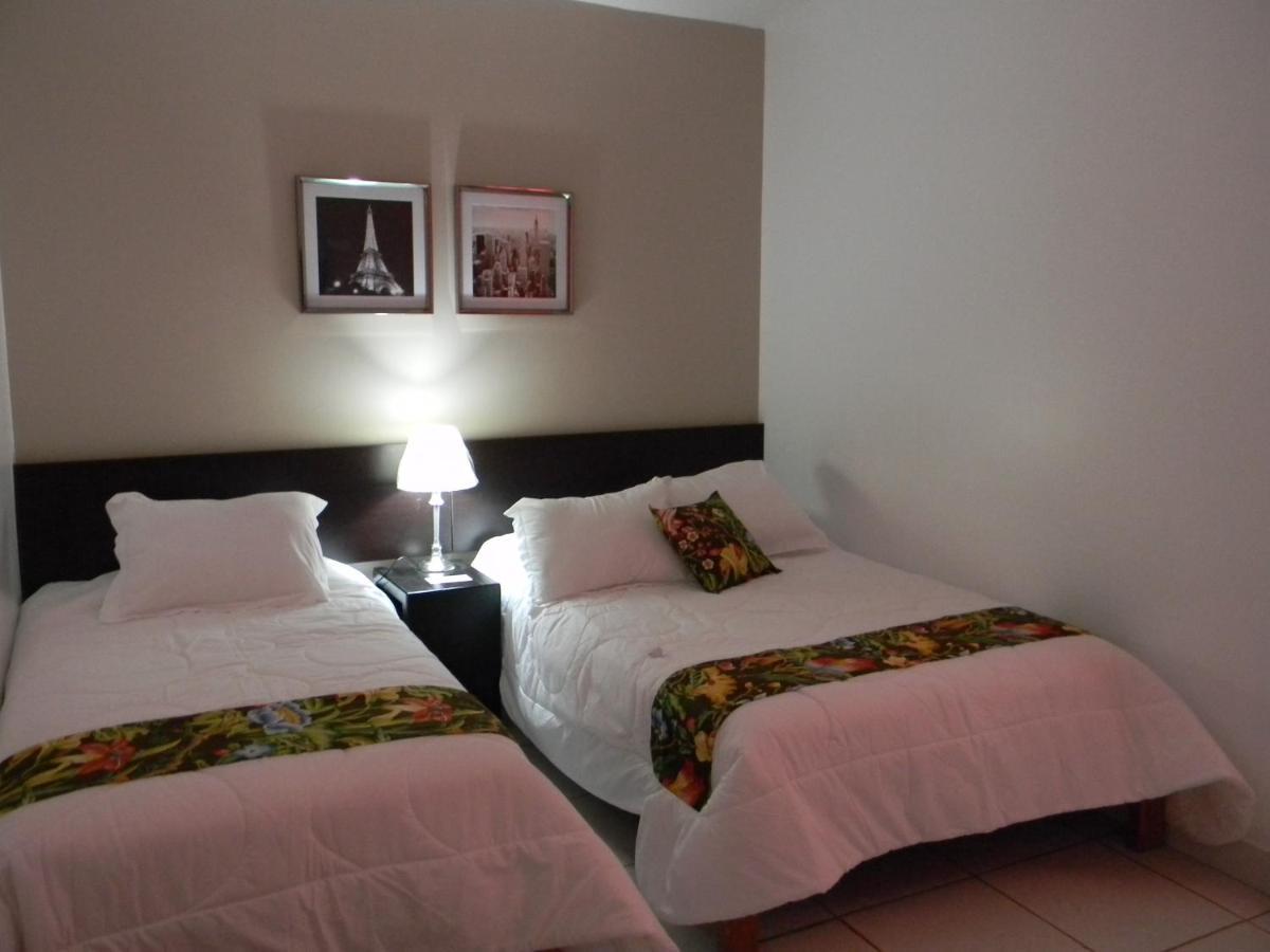 Hostal "Centrika" Tarapoto Eksteriør billede
