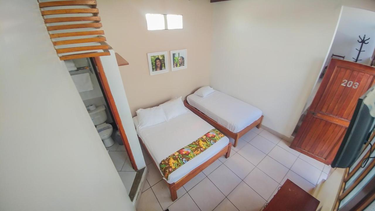 Hostal "Centrika" Tarapoto Eksteriør billede