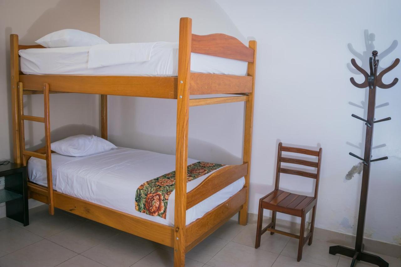 Hostal "Centrika" Tarapoto Eksteriør billede