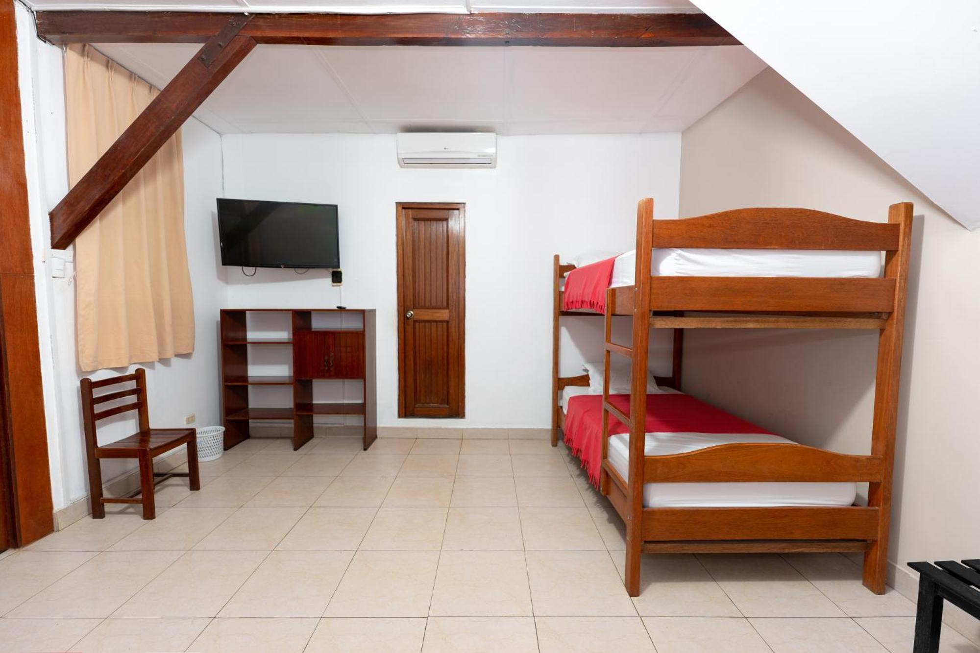 Hostal "Centrika" Tarapoto Eksteriør billede