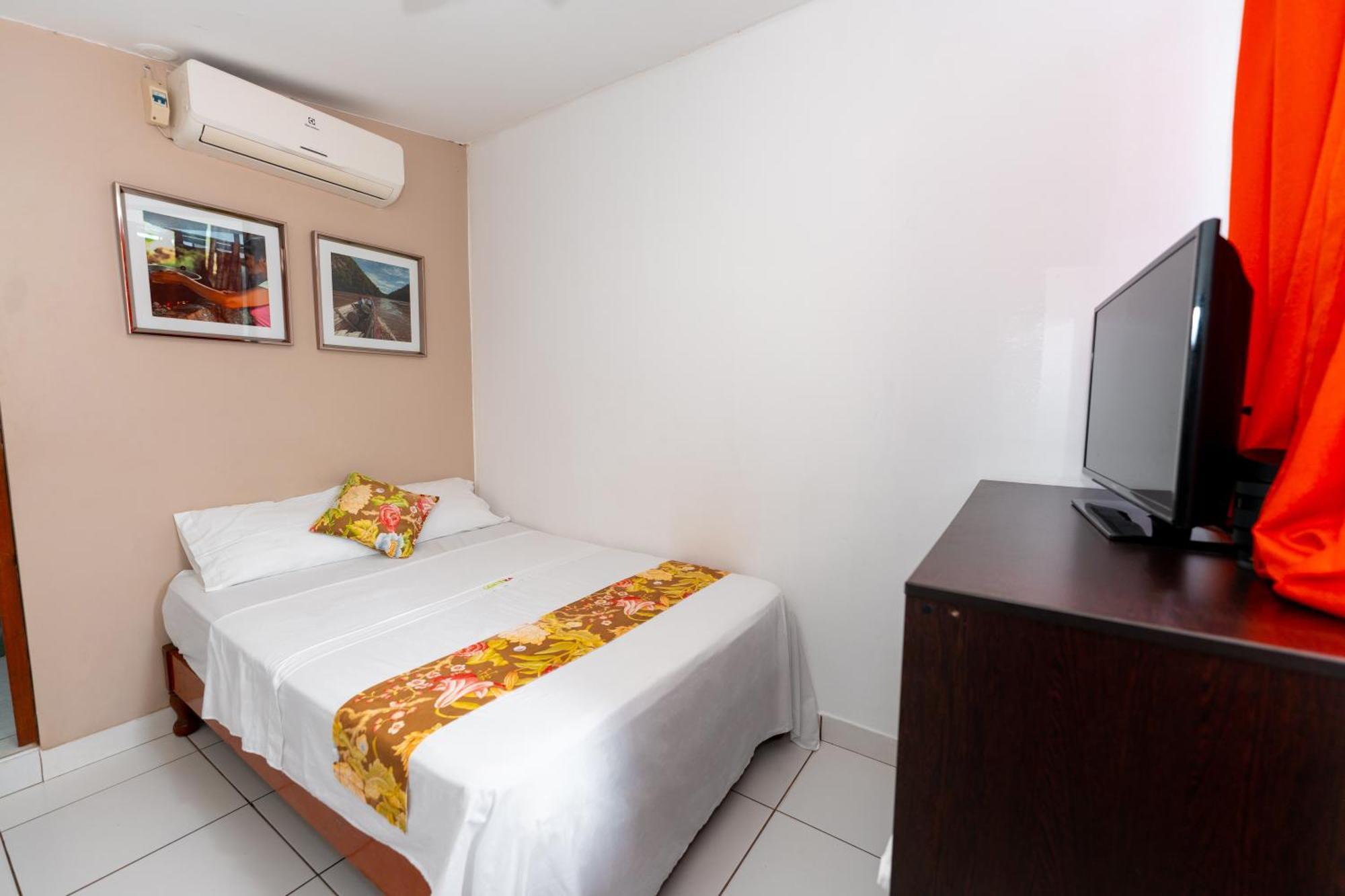 Hostal "Centrika" Tarapoto Eksteriør billede