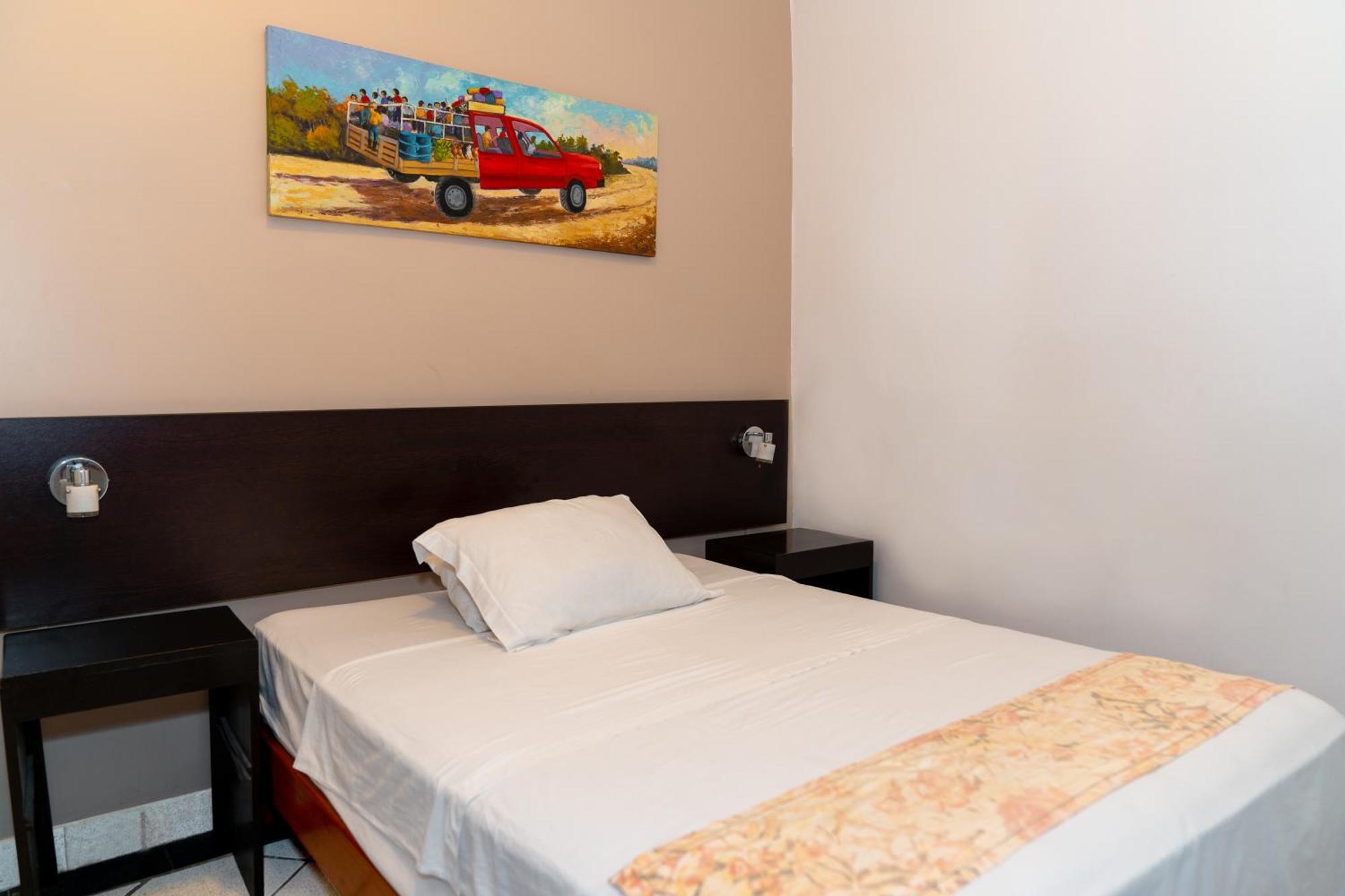 Hostal "Centrika" Tarapoto Eksteriør billede