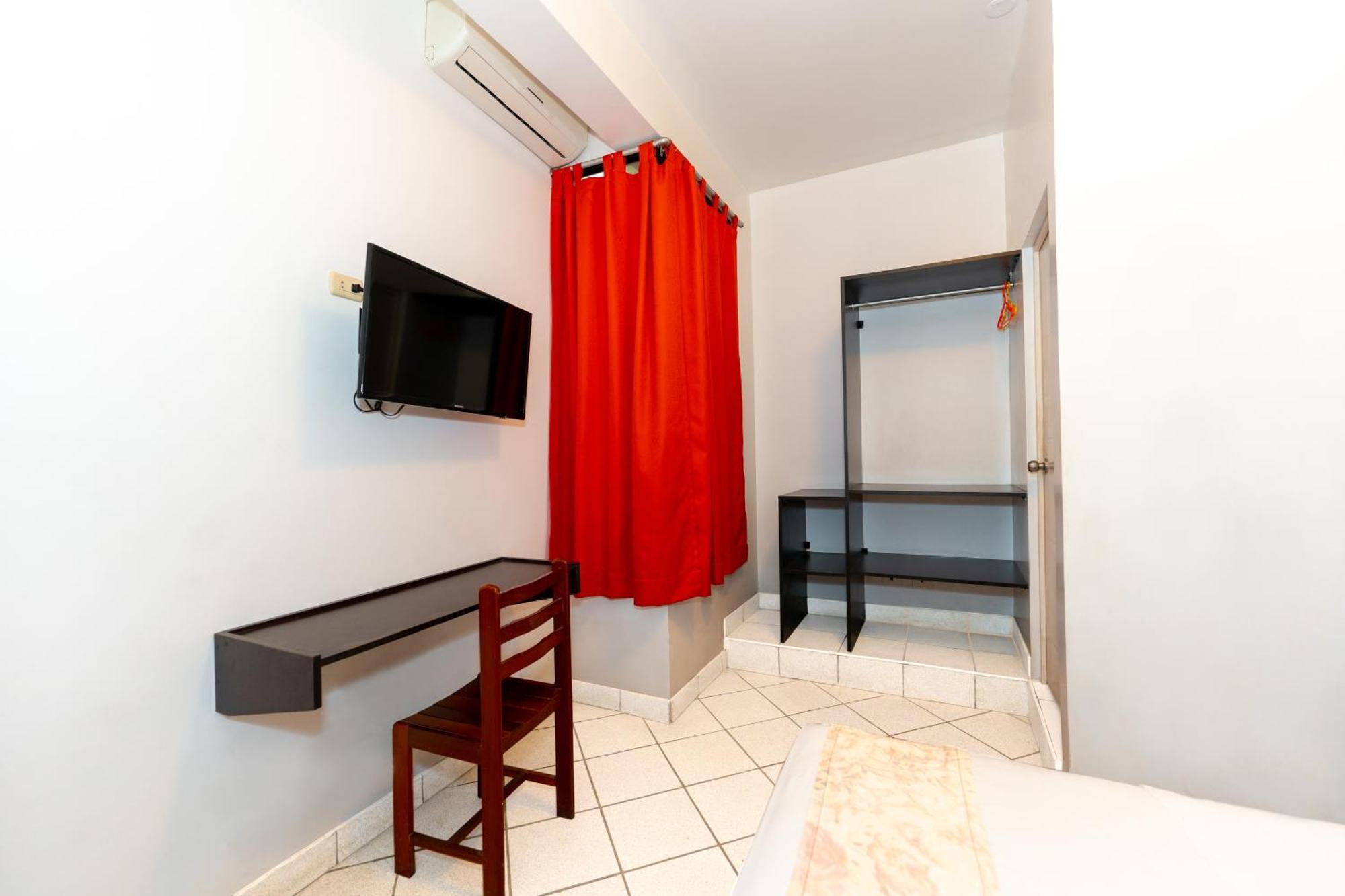 Hostal "Centrika" Tarapoto Eksteriør billede