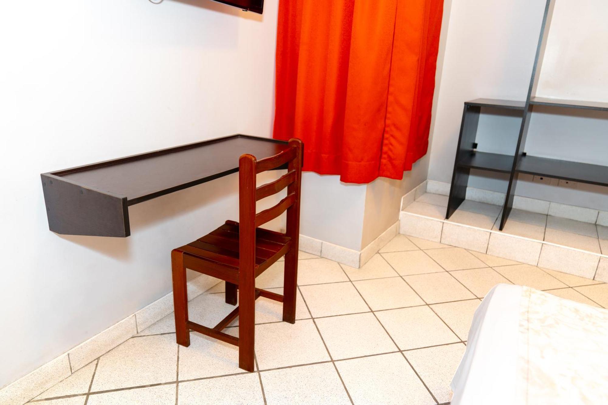 Hostal "Centrika" Tarapoto Eksteriør billede