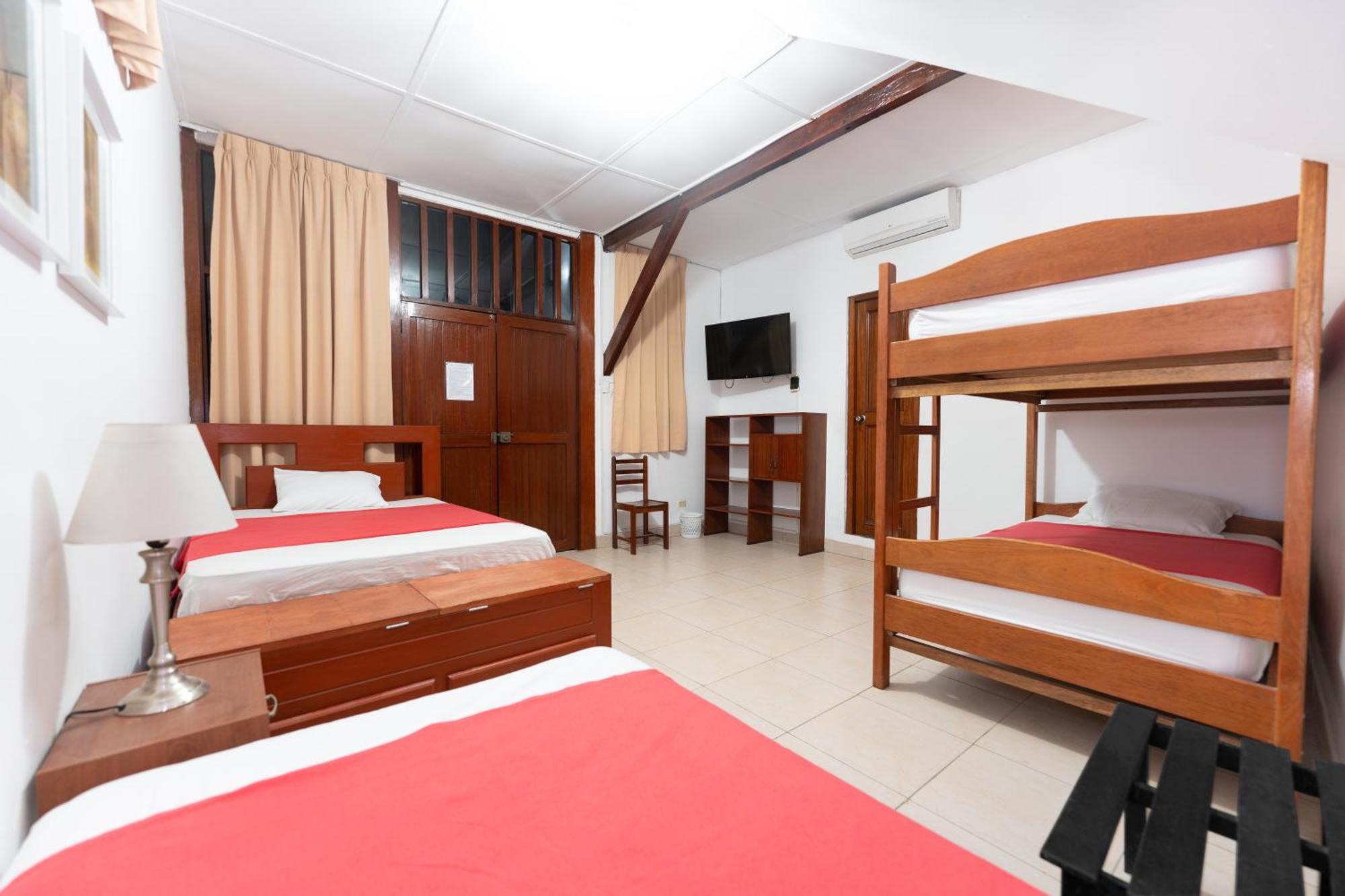 Hostal "Centrika" Tarapoto Eksteriør billede