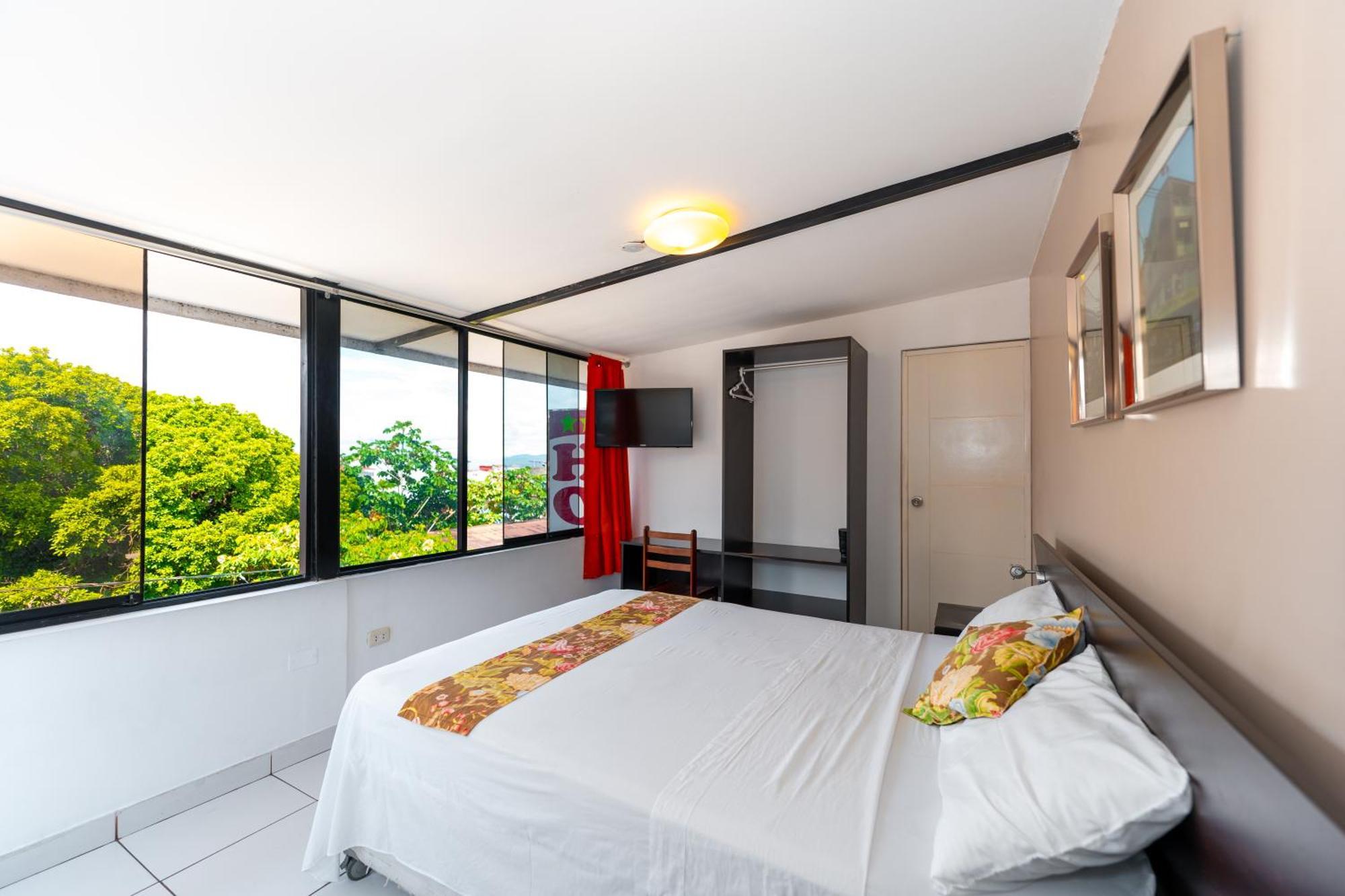 Hostal "Centrika" Tarapoto Eksteriør billede