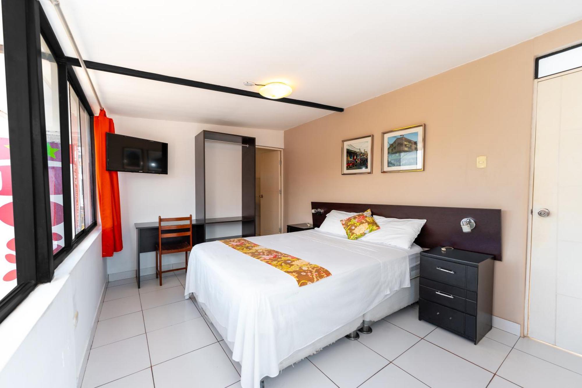 Hostal "Centrika" Tarapoto Eksteriør billede